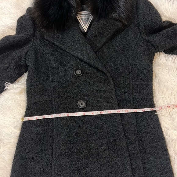 Marvin Richards: Woman’s long fur coat - Picture 6 of 7